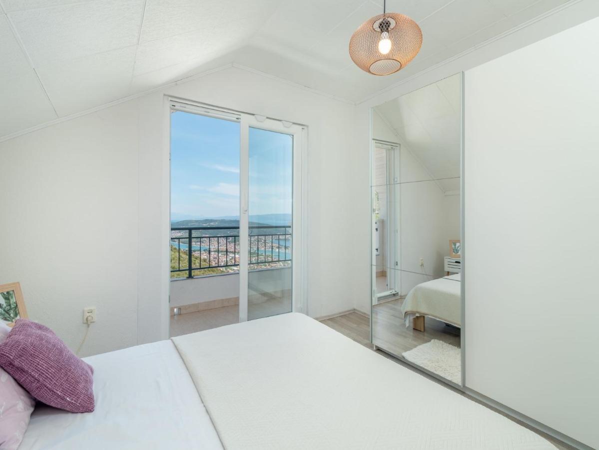 Scenic Sea View,Three Bedroom Villa With Pool Trogir Eksteriør billede
